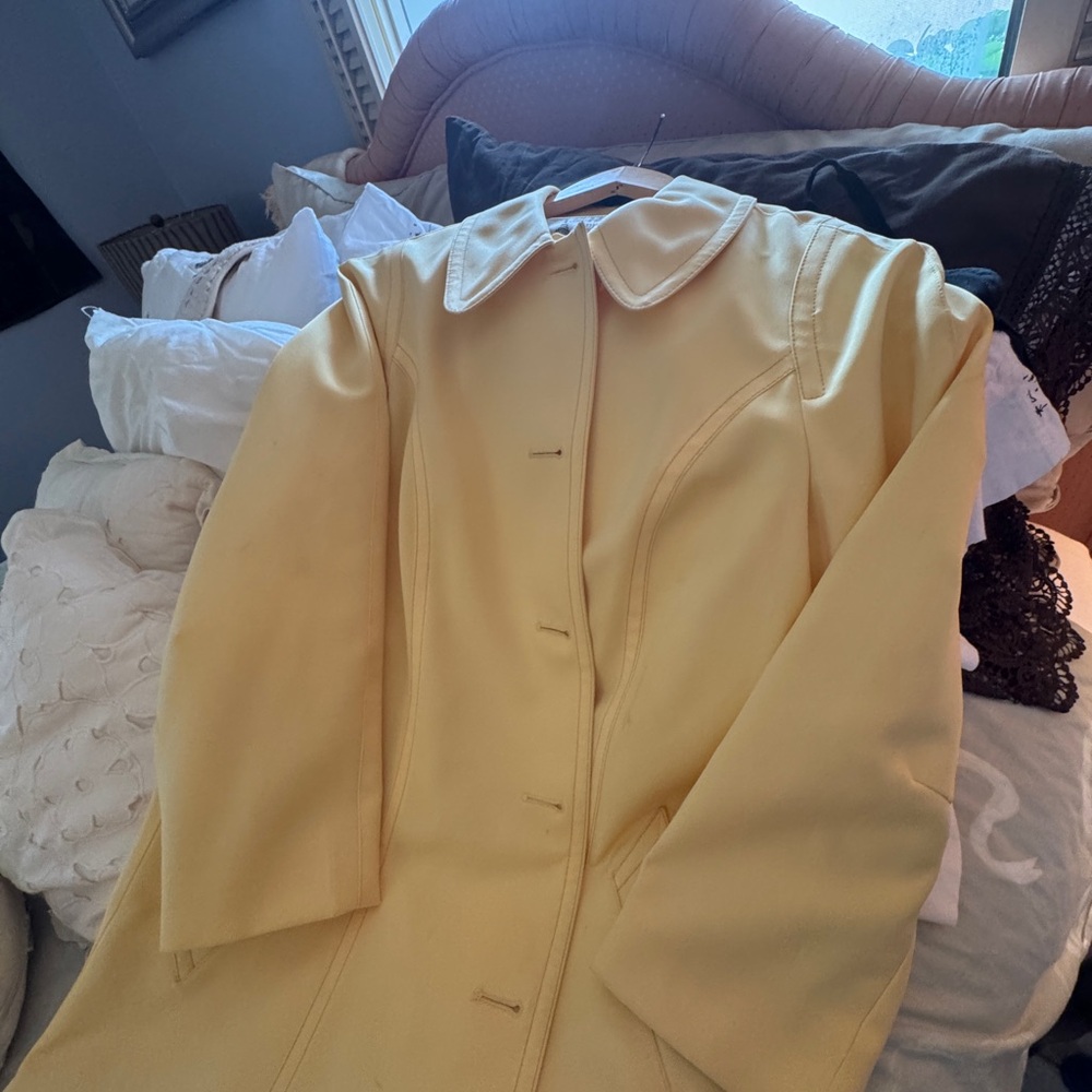 London Fog elegant lined  Yellow Women's trench coat - Picture 2 of 16